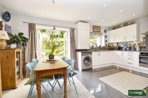 Photo 32- click for photo gallery